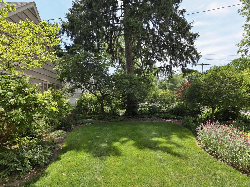123 E New England Avenue, Worthington, OH 43085 Photo 49