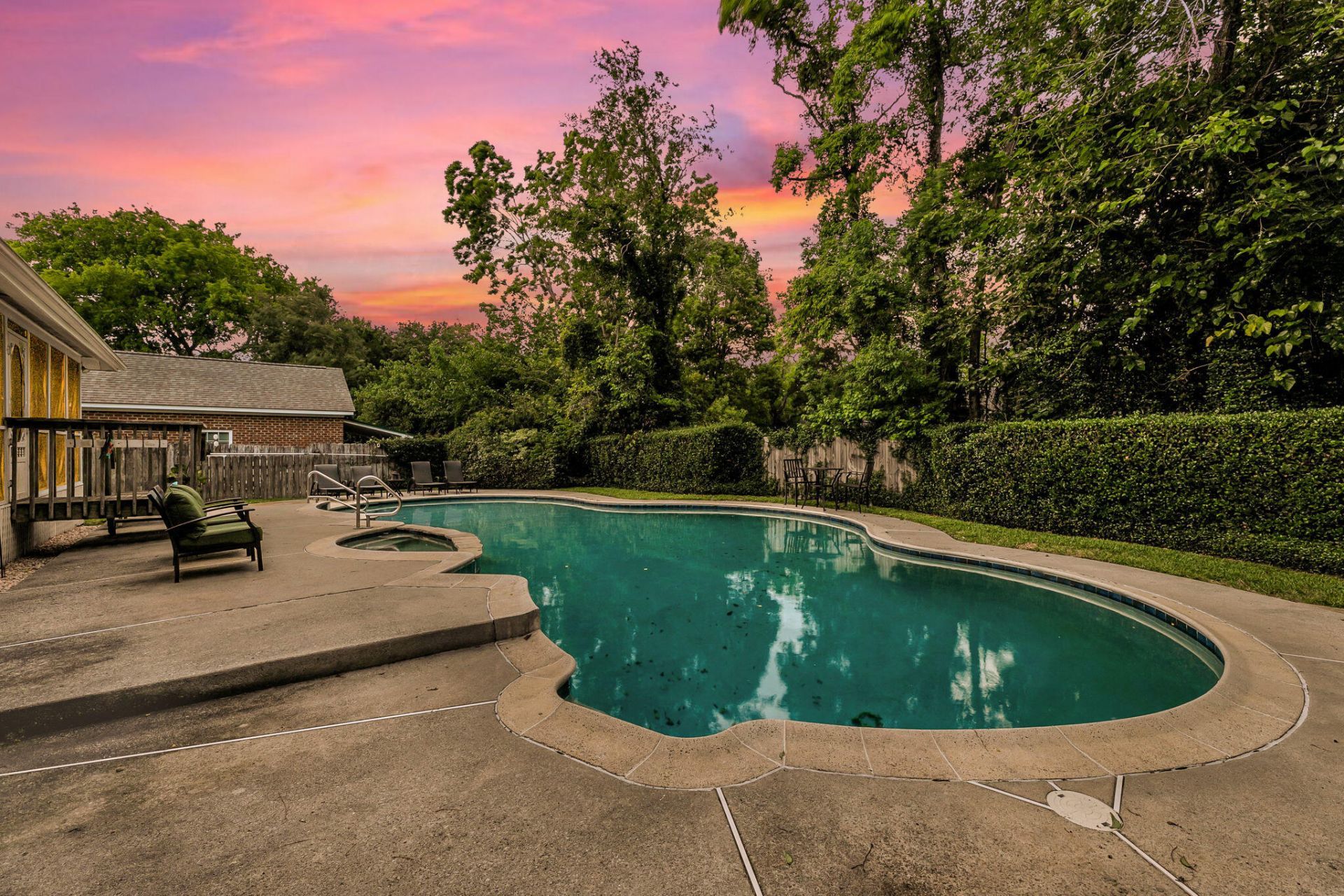 970 Carmel Drive Photo 11