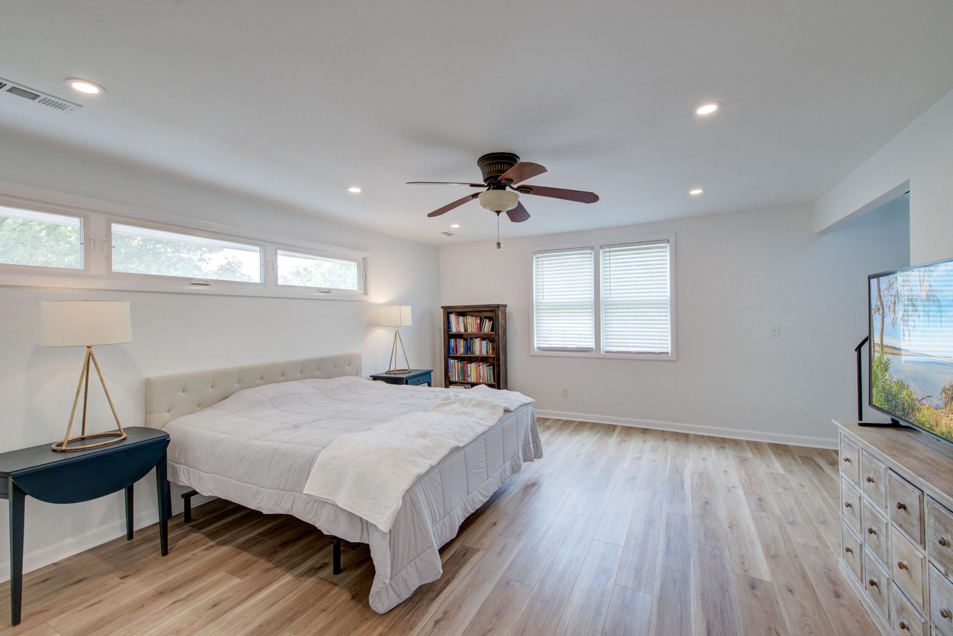 970 Carmel Drive Photo 13