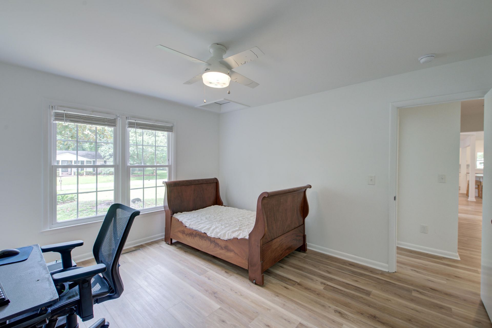 970 Carmel Drive Photo 24