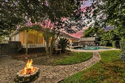 970 Carmel Drive photo 4