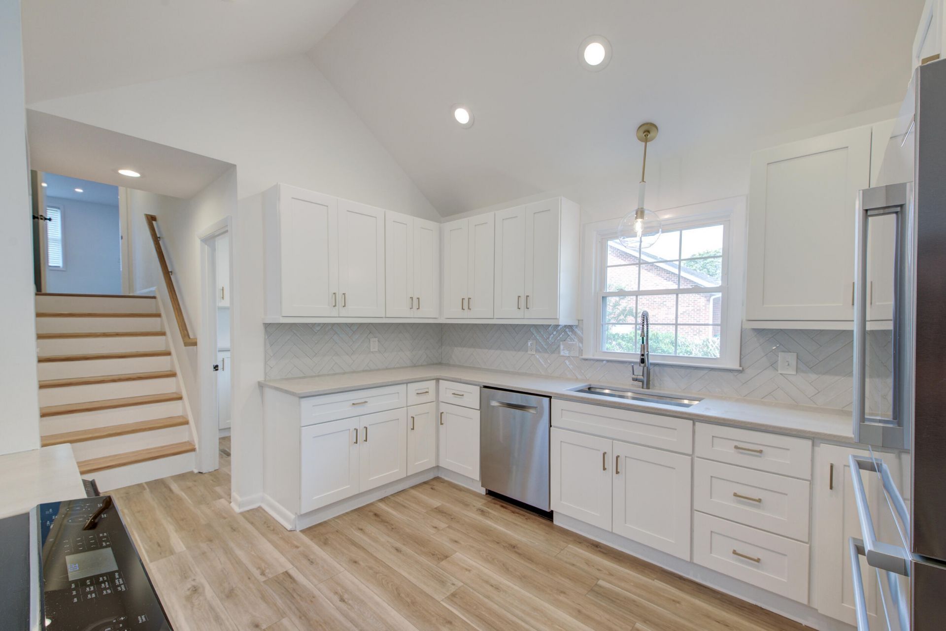 970 Carmel Drive Photo 32