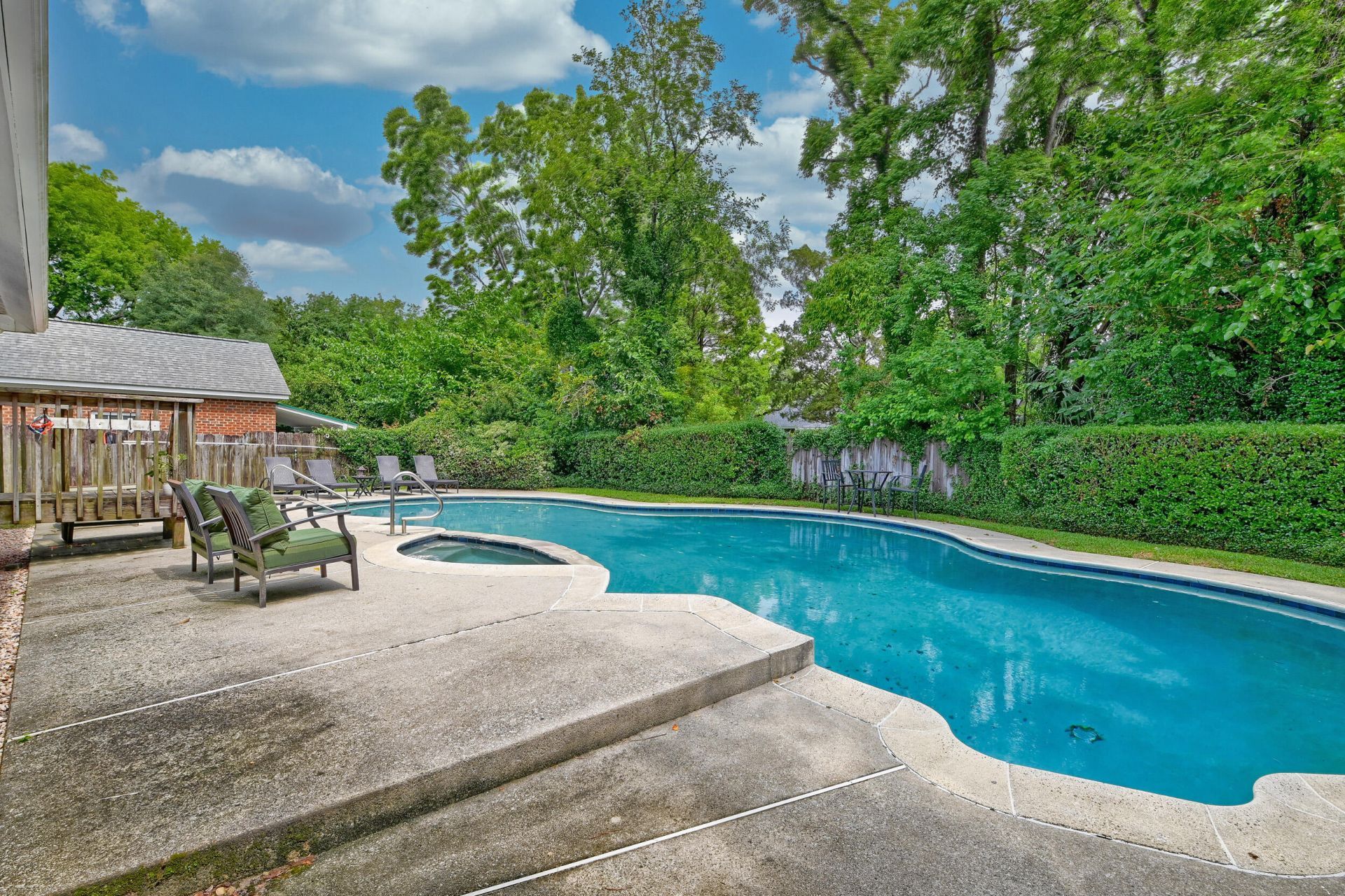 970 Carmel Drive Photo 36