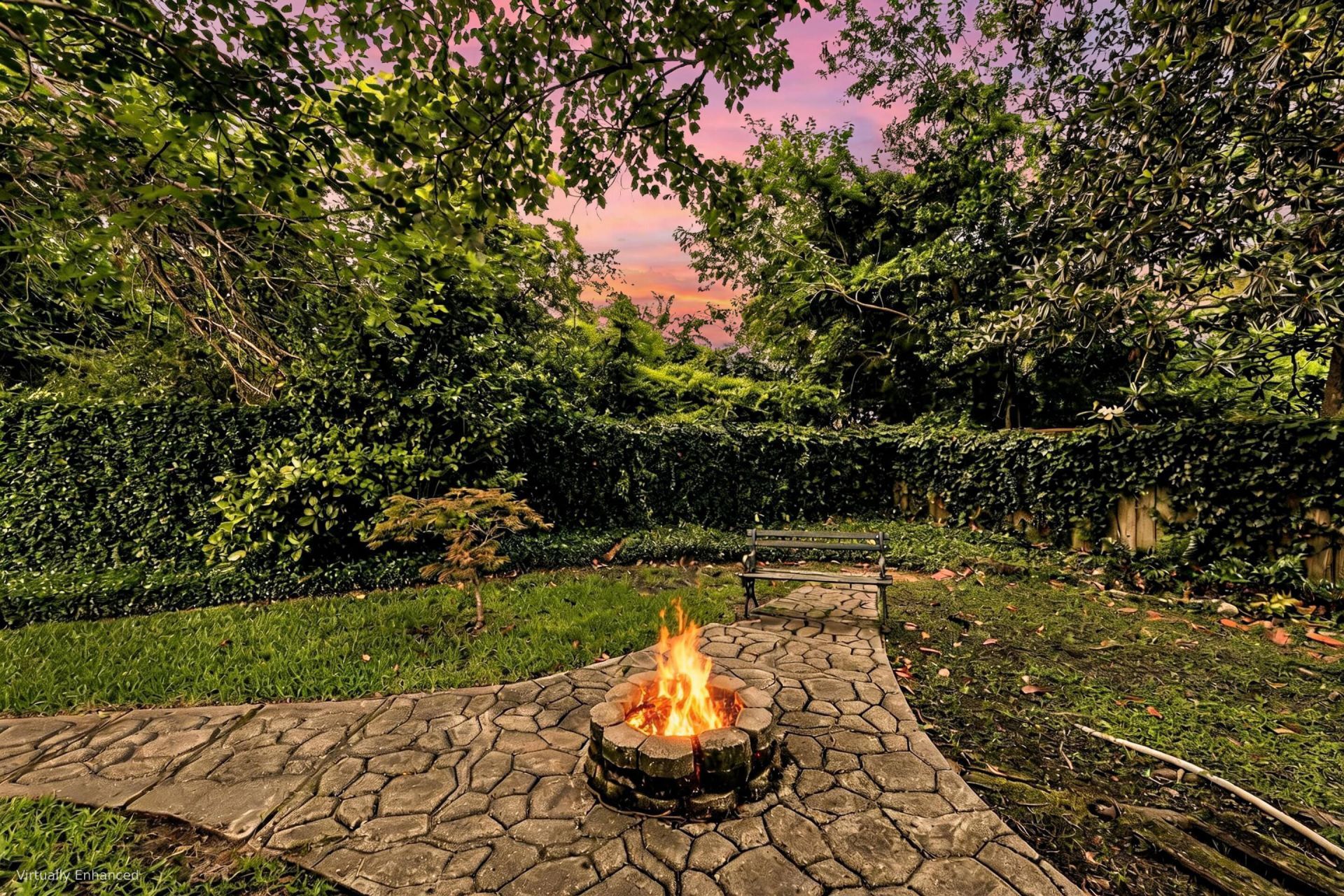 970 Carmel Drive Photo 4