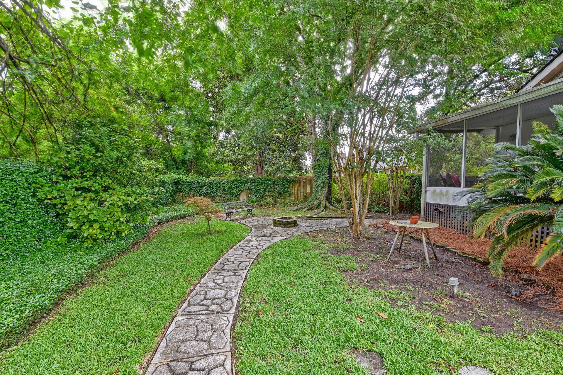 970 Carmel Drive Photo 40