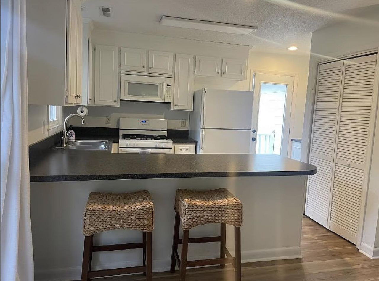 970 Carmel Drive Photo 41