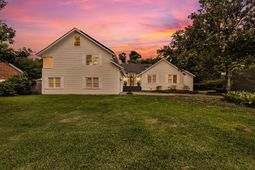 970 Carmel Drive photo 4