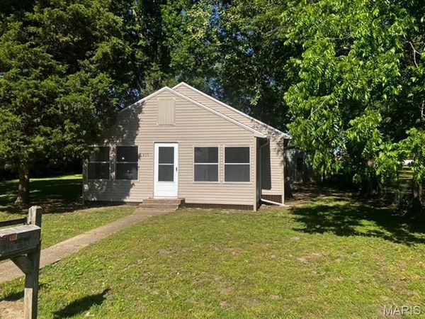 211 White Avenue , Arbyrd, MO 63821