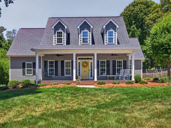 6975 Kenbridge Drive , Clemmons, NC 27012
