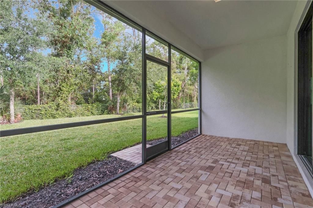 9469 Foxglove Ln, Naples, FL 34120 Photo