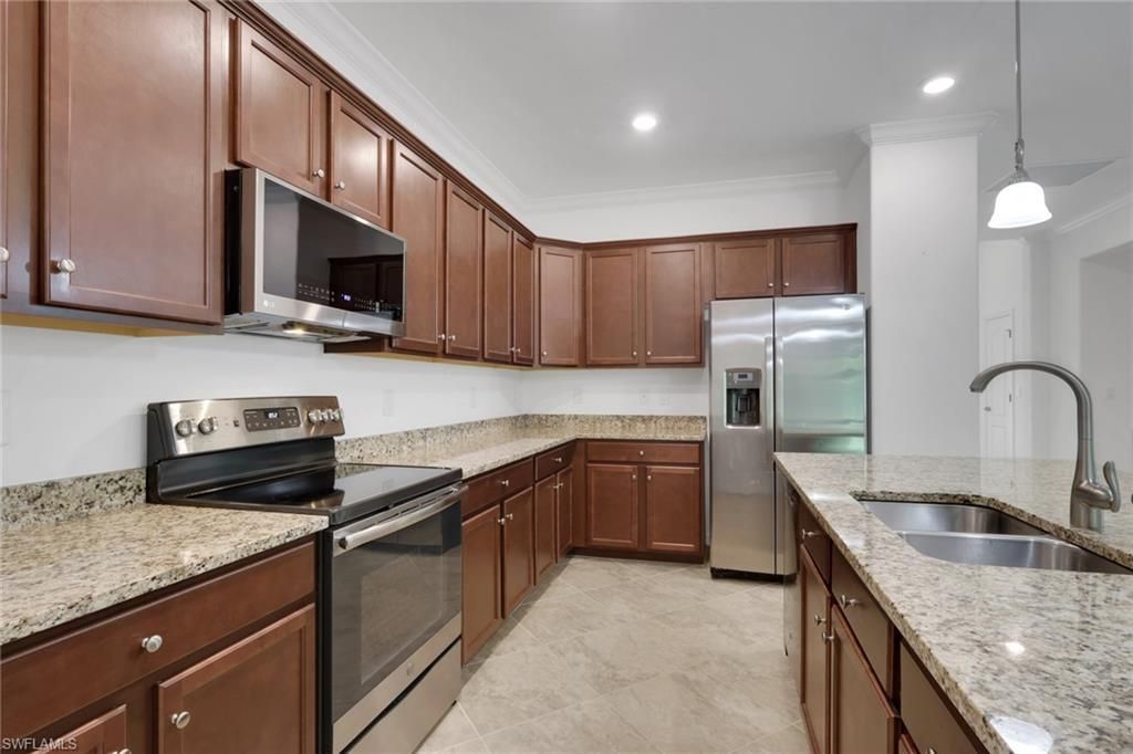 9469 Foxglove Ln, Naples, FL 34120 Photo