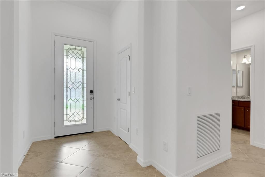 9469 Foxglove Ln, Naples, FL 34120 Photo
