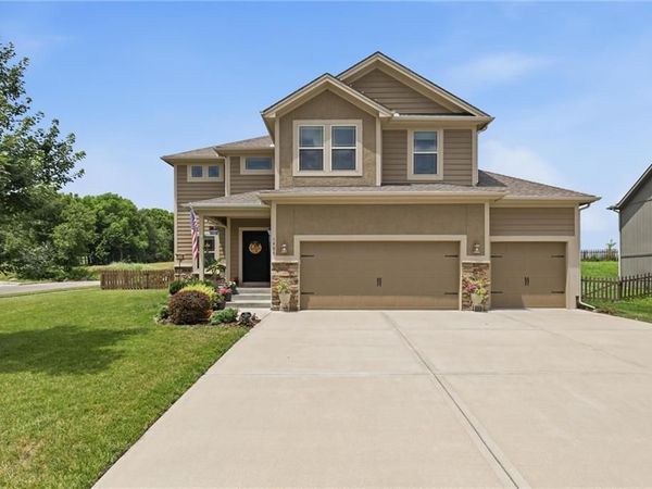 1406 Silhouette Drive, Kearney, MO 64060