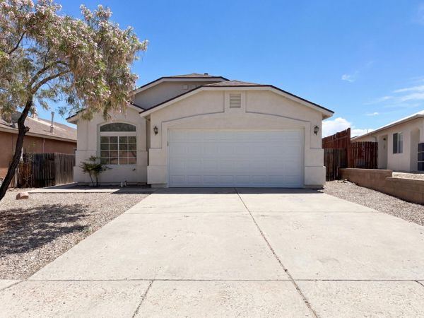 6948 Angela Drive NE, Rio Rancho, NM 87144