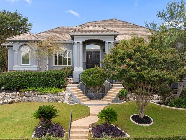 2022 Via Vineda, San Antonio, TX 78258