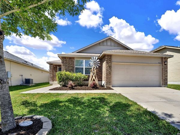 1544 GATESHEAD DR, Seguin, TX 78155
