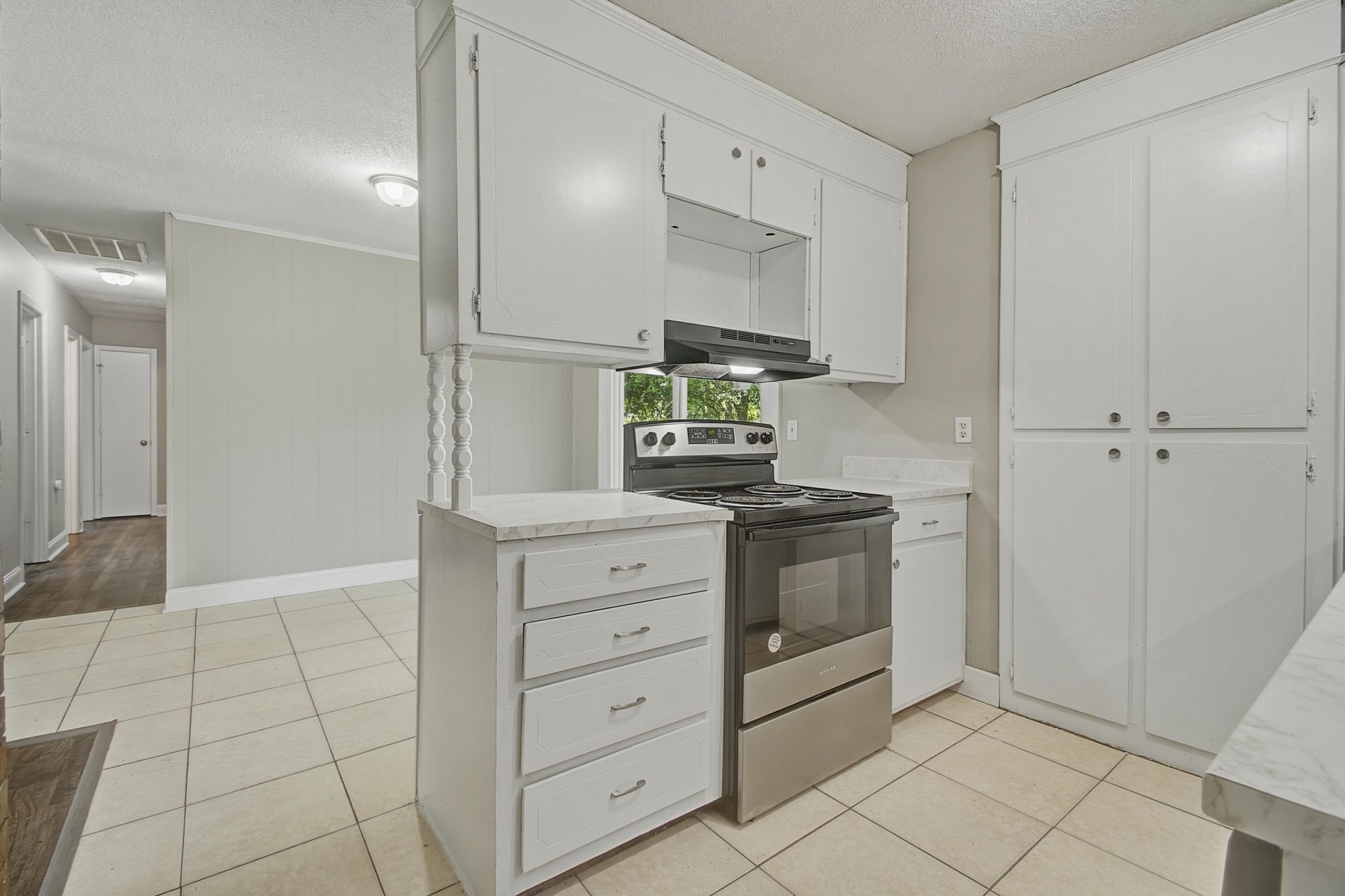 210 Elliott Drive Photo 14