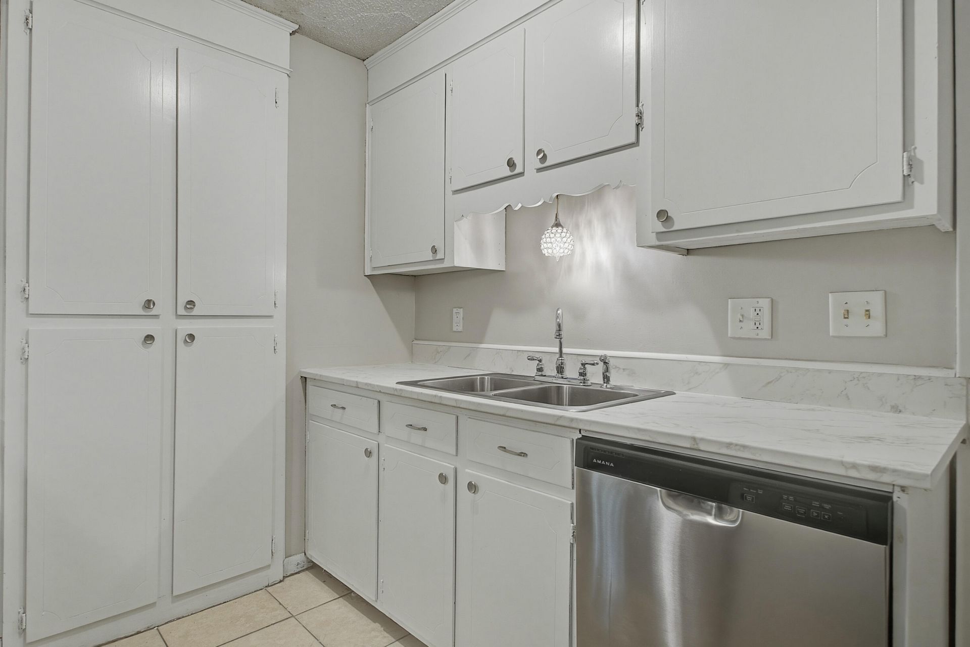 210 Elliott Drive Photo 15