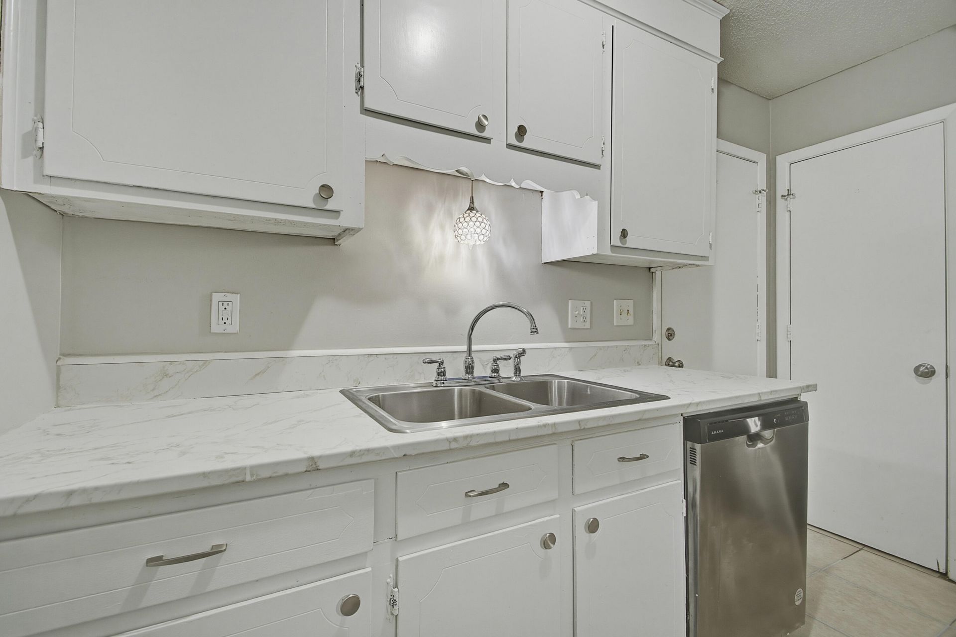 210 Elliott Drive Photo 16