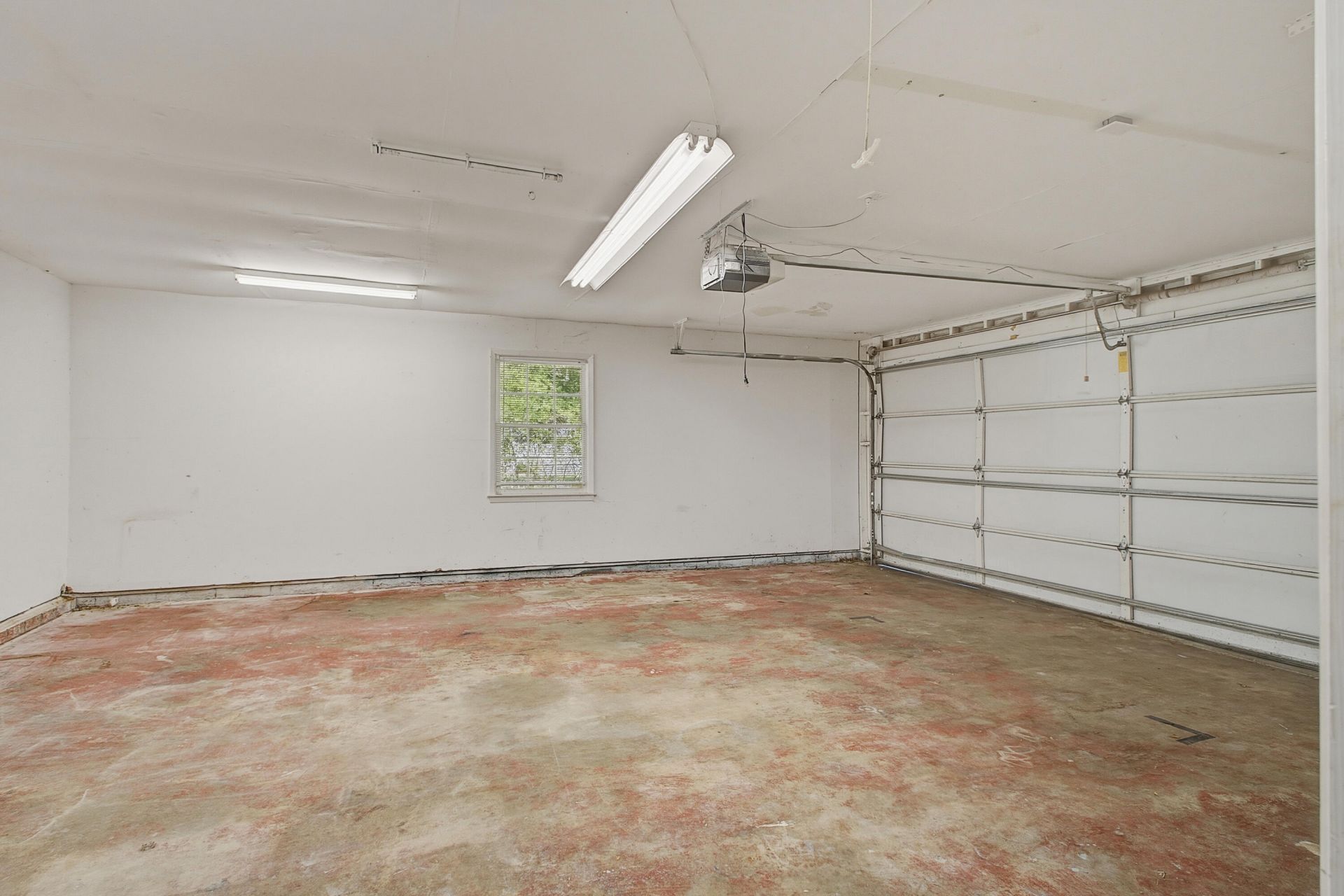 210 Elliott Drive Photo 17