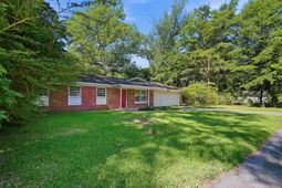 210 Elliott Drive photo 4