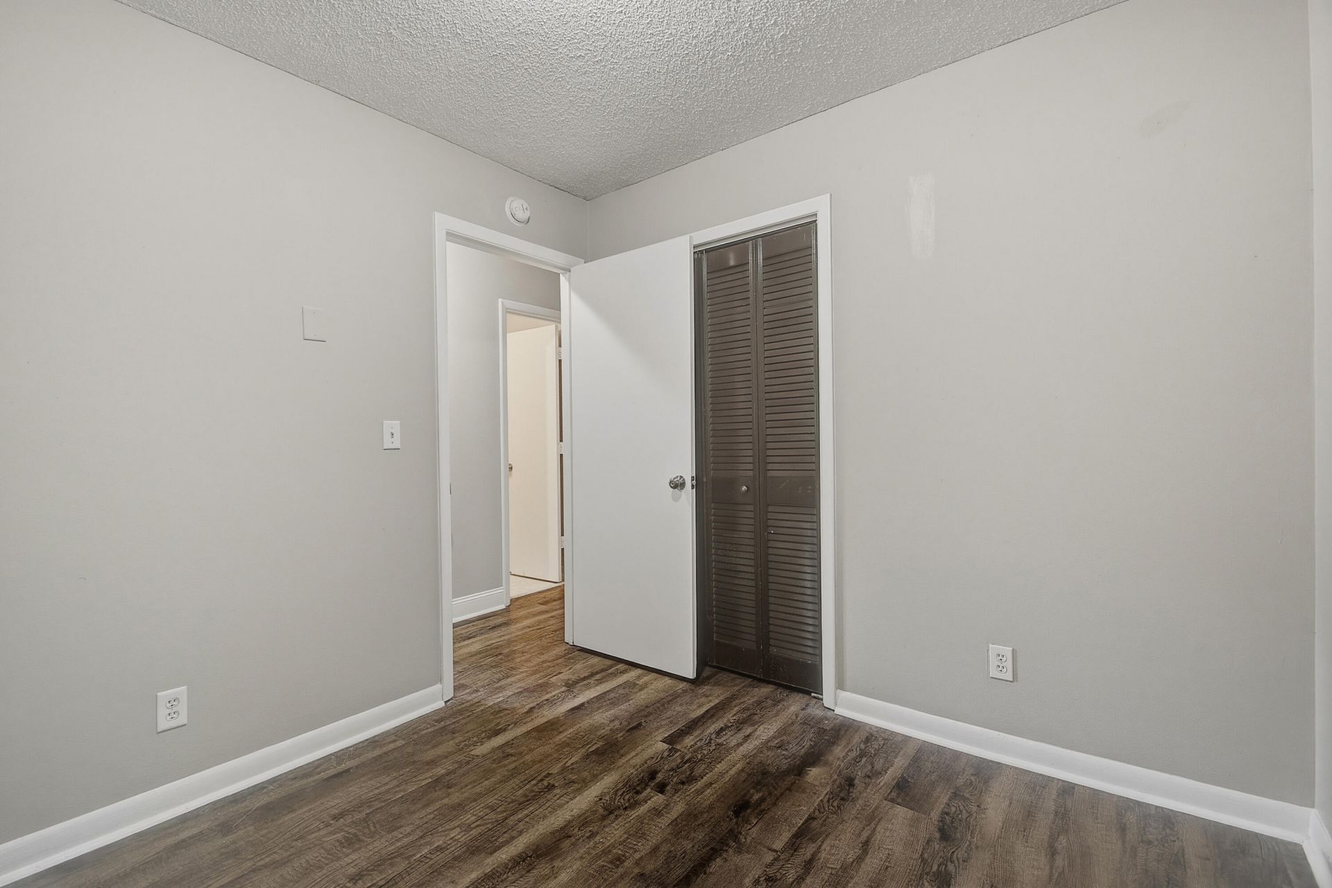210 Elliott Drive Photo 25