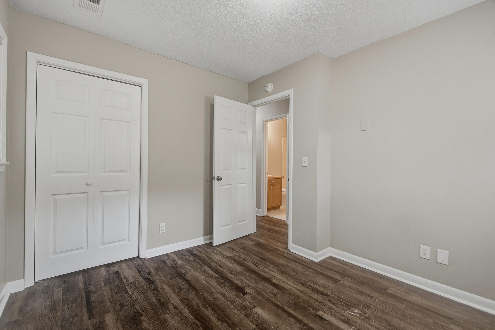 210 Elliott Drive Photo 28