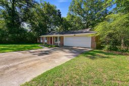 210 Elliott Drive photo 4