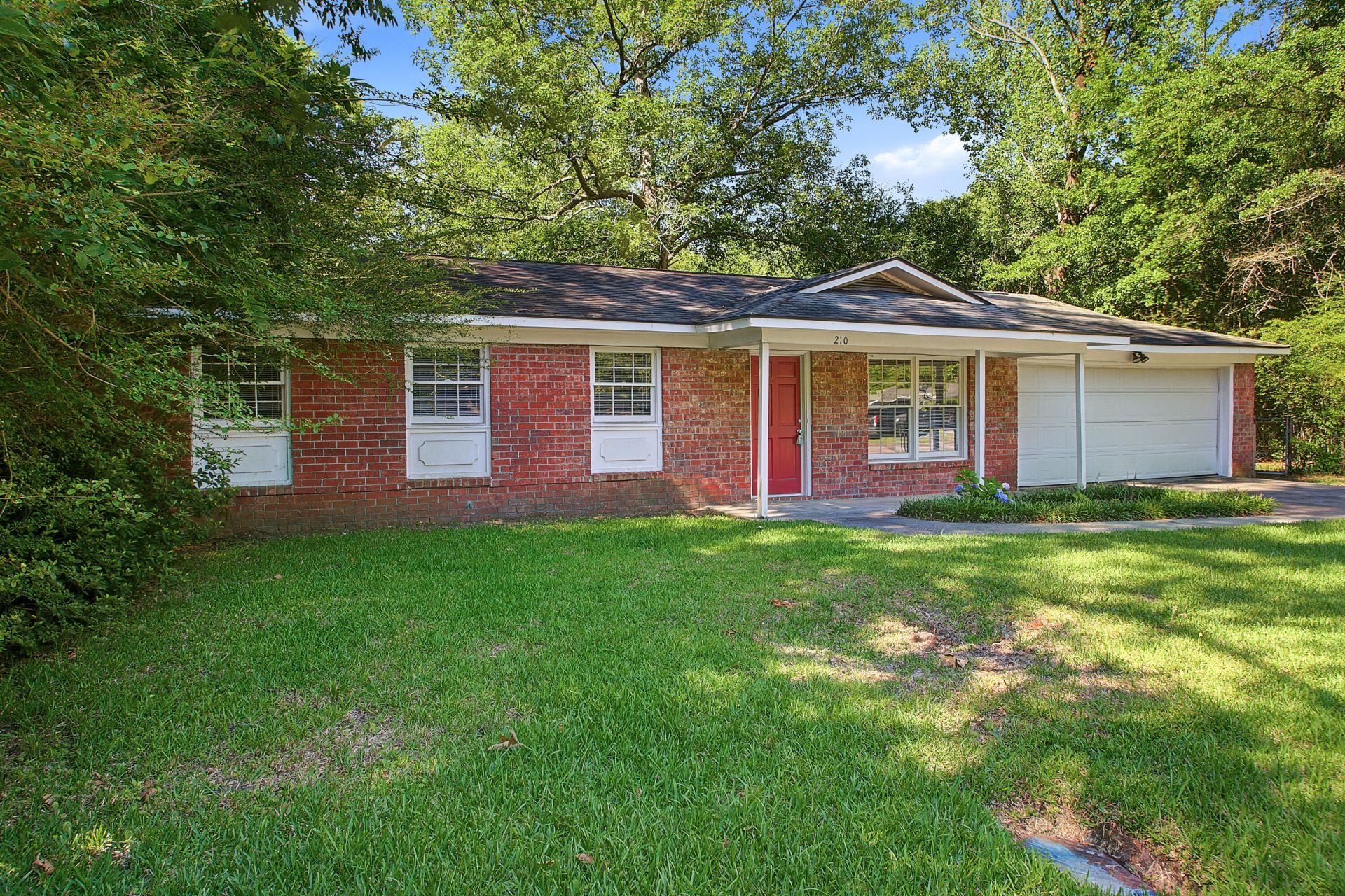 210 Elliott Drive Photo 40