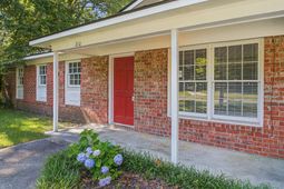 210 Elliott Drive photo 4