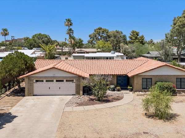 2914 E BERYL Avenue, Phoenix, AZ 85028