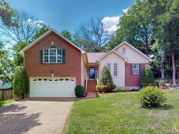 2017 Alice Springs Ct, Mount Juliet, TN 37122