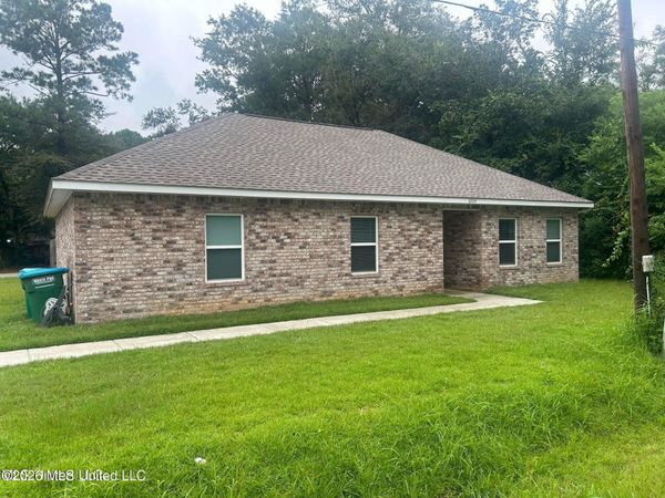 3204 Seahorse Road, Gautier, MS 39553