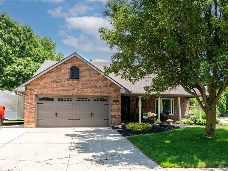 6891 Deer Bluff Drive, Huber Heights, OH 45424 Photo 2