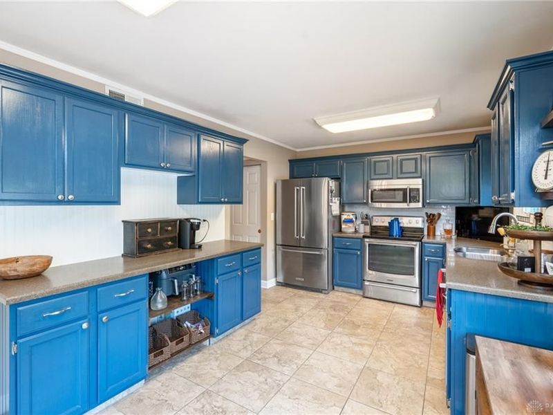 6891 Deer Bluff Drive, Huber Heights, OH 45424 Photo 9