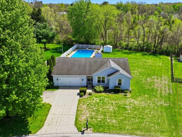 10424 Courtney Lane, Granger, IN 46530