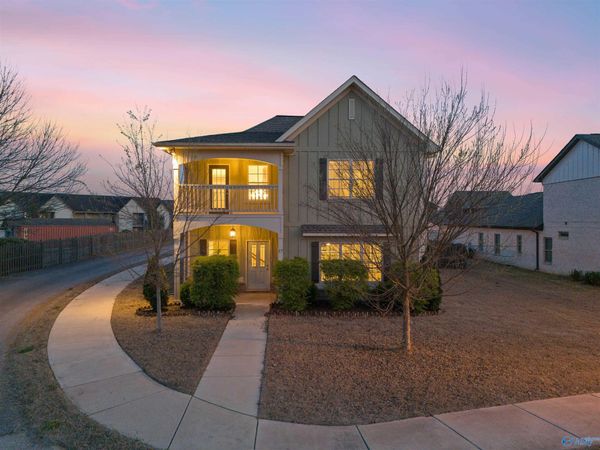 17 Desert Oak Court SW, Huntsville, AL 35824
