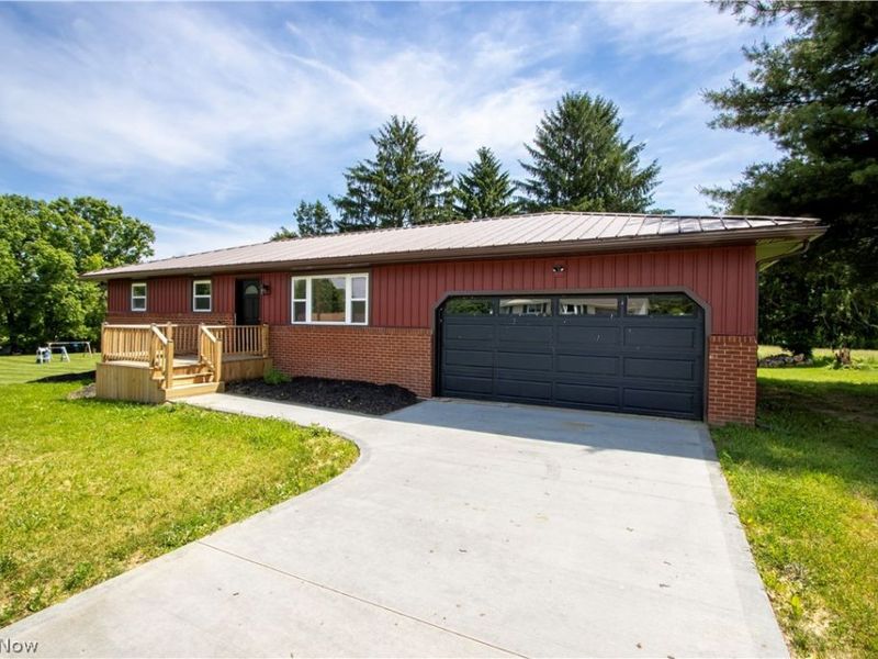 362 Jettie Avenue NE, East Canton, OH 44730 Photo 2