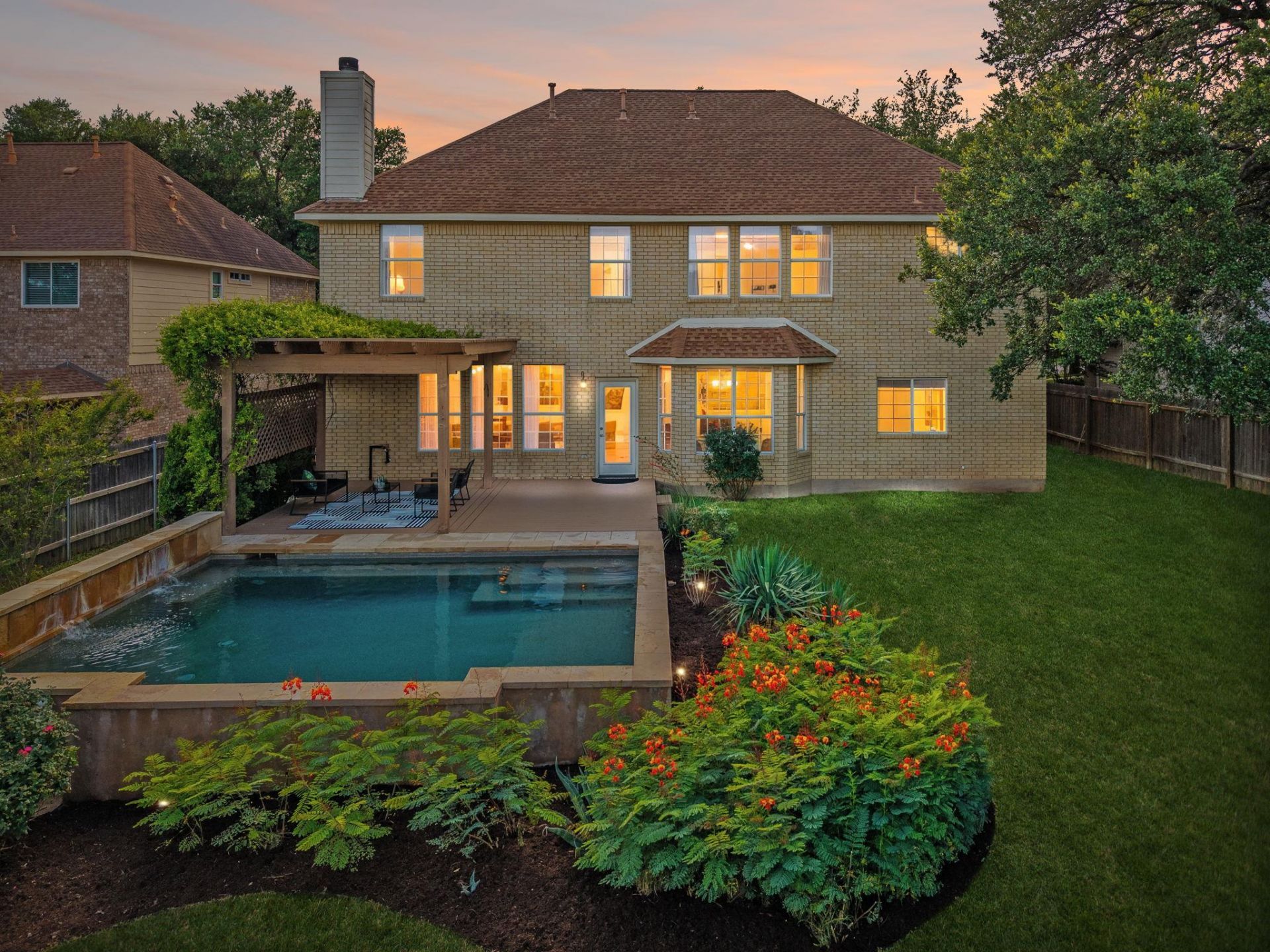 6557 Needham Ln, Austin, TX 78739 Main Photo