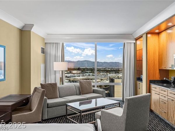 2000 N Fashion Show Drive, Unit 2412, Las Vegas, NV 89109