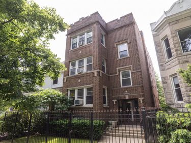 1319 W Early Avenue, Unit 3, Chicago, IL 60660