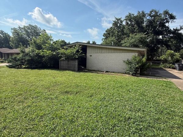 1928 E 55th Place , Tulsa, OK 74105