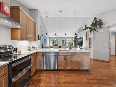 2170 Cool Stream Circle, Unit 1803, Eagan, MN 55122