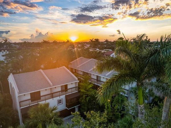 995 9th AVE S, Unit 4, NAPLES, FL 34102