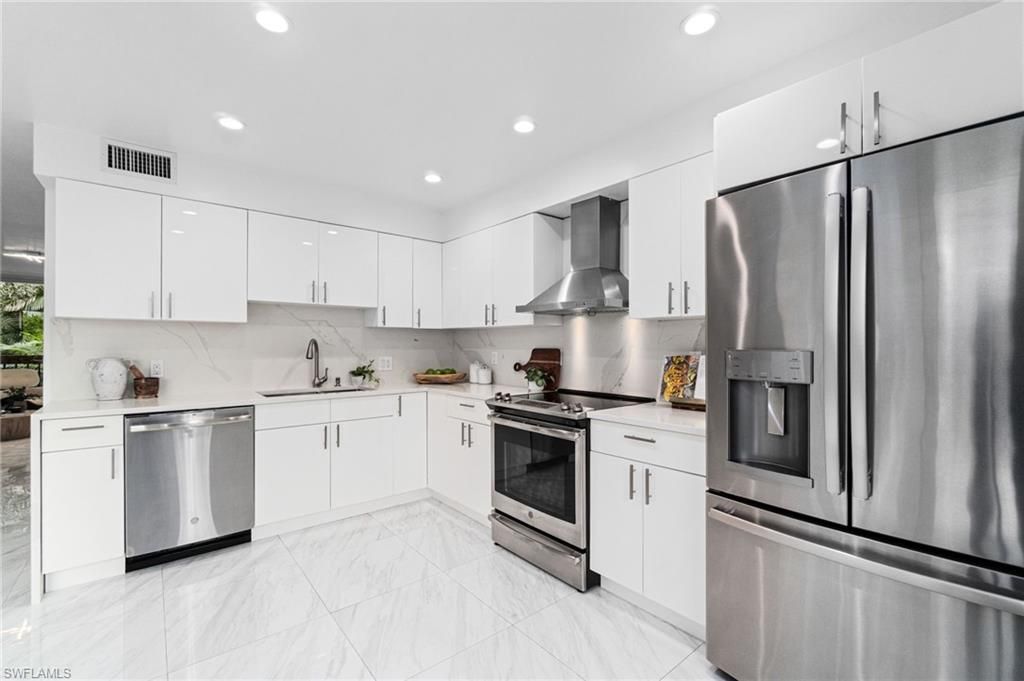 995 9th Ave S, Unit 4, Naples, FL 34102 Photo