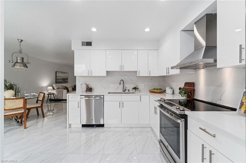 995 9th Ave S, Unit 4, Naples, FL 34102 Photo