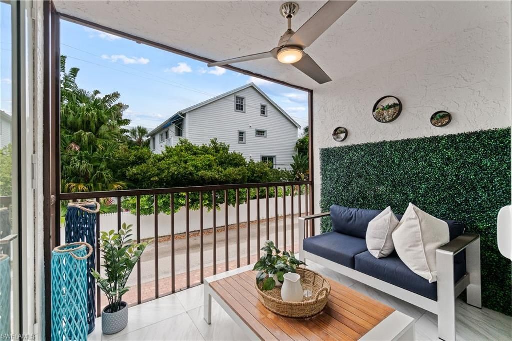 995 9th Ave S, Unit 4, Naples, FL 34102 Photo