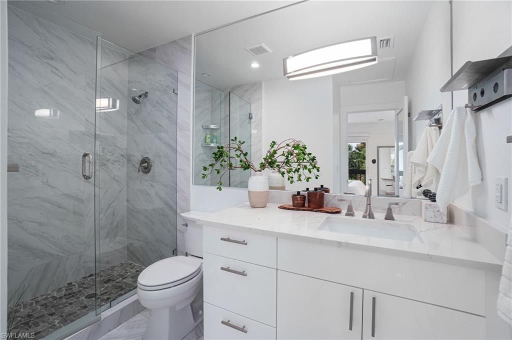 995 9th Ave S, Unit 4, Naples, FL 34102 Photo