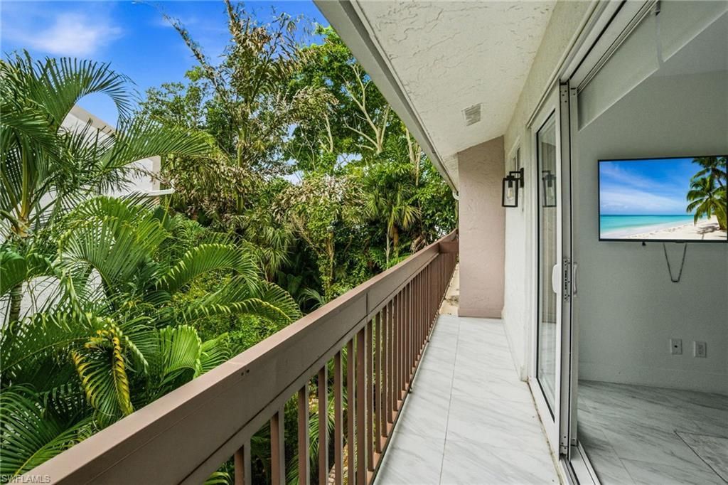 995 9th Ave S, Unit 4, Naples, FL 34102 Photo
