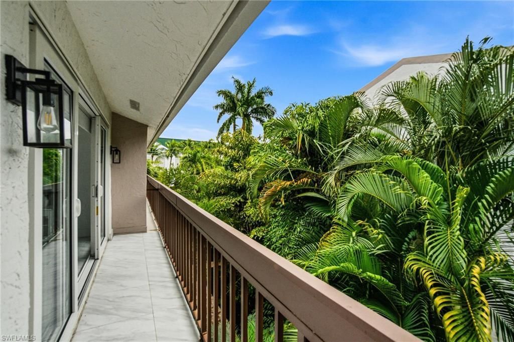 995 9th Ave S, Unit 4, Naples, FL 34102 Photo